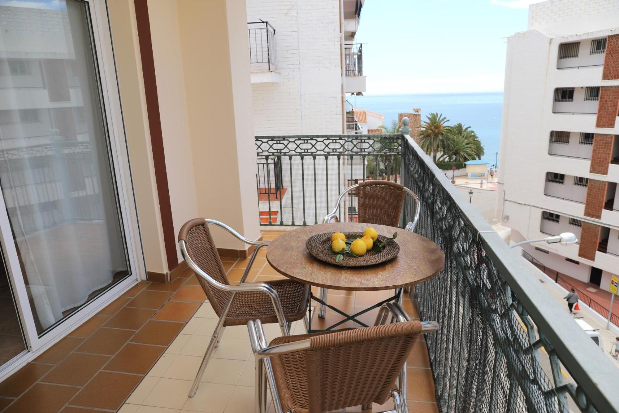 Apartamentos Latin Nerja Zewnętrze zdjęcie